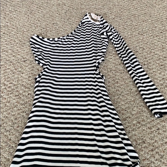 Rampage One-Shoulder B&W Striped Dress, M - Picture 5 of 6